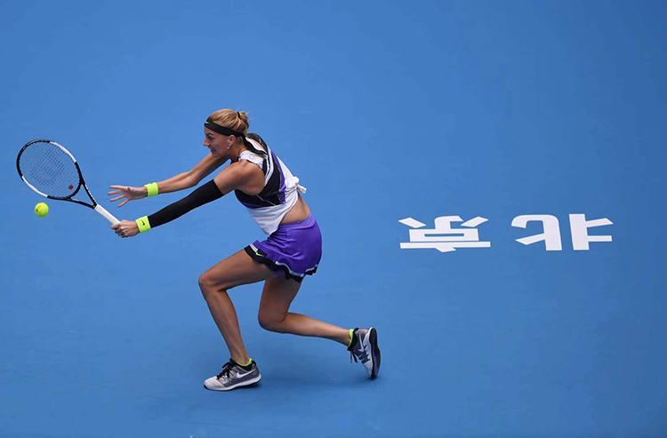 关于科维托娃重返赛场，大比分获胜首场状态出色，美国队观众沸腾！气势如虹延续的信息